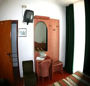 3* Hotel Harrys